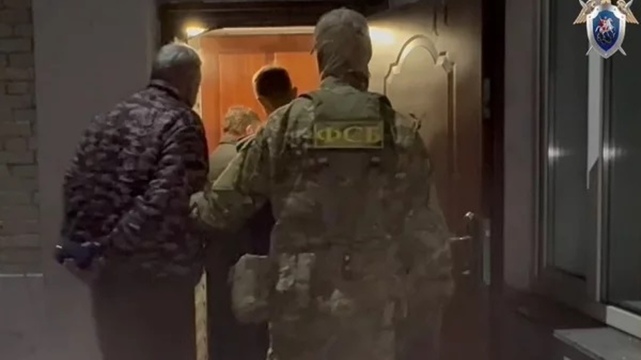 В Кузбассе по делу о мошенничестве задержали бы...