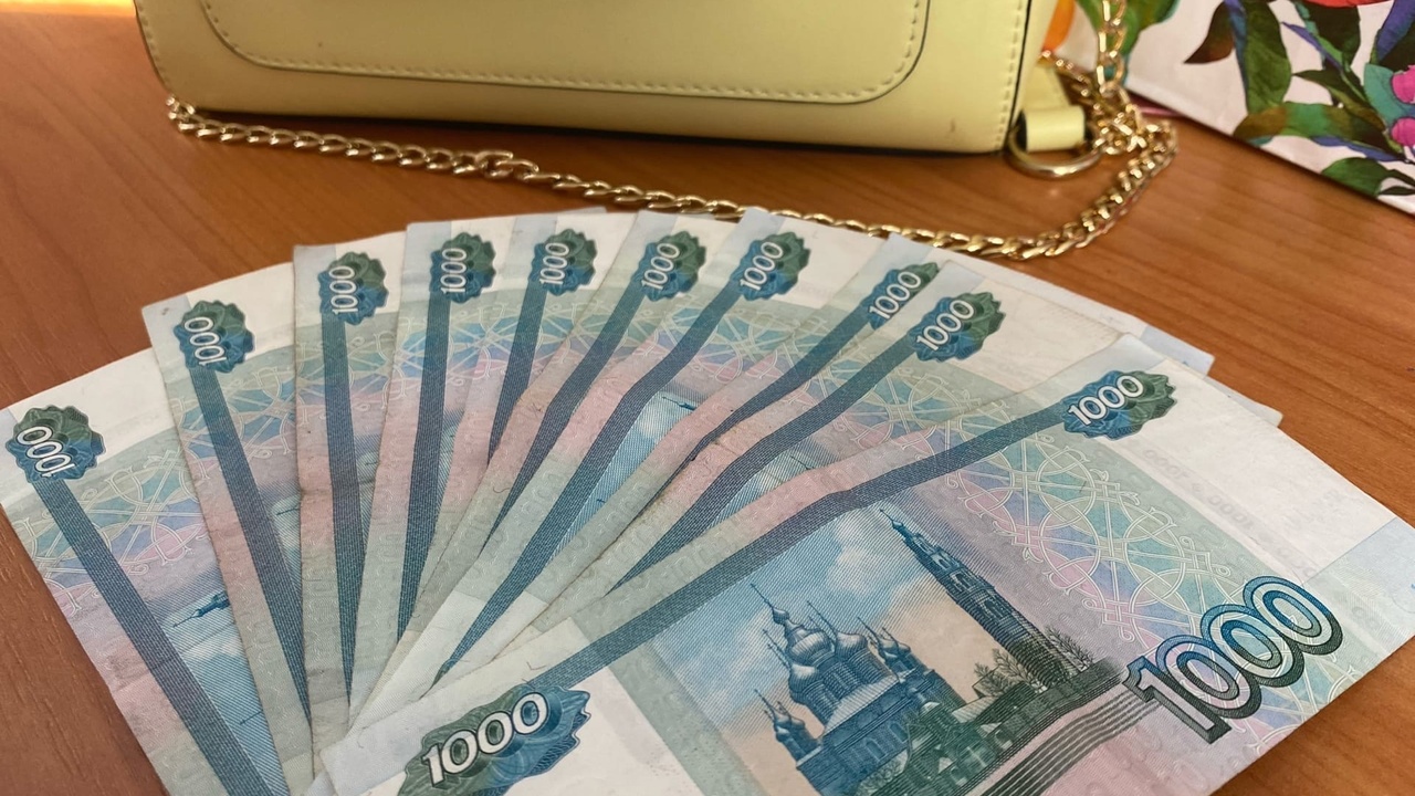Пенсионерам, кому почтальоны все еще приносят пенсию домой - дни выплат в мае Российский социальный фонд подтвердил, что в ма...