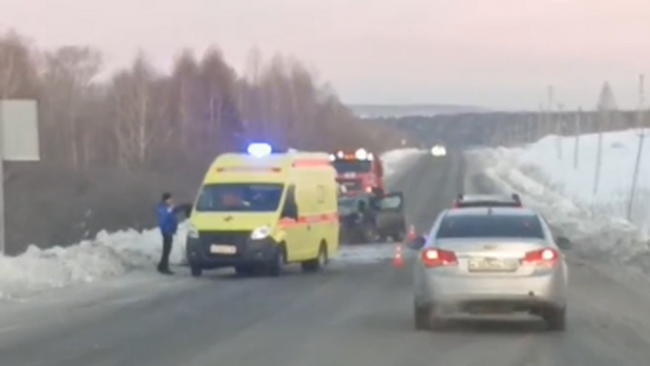 Три человека погибли в жестком ДТП в Кузбассе В Новокузнецком округе произошло серьезное ДТП,...