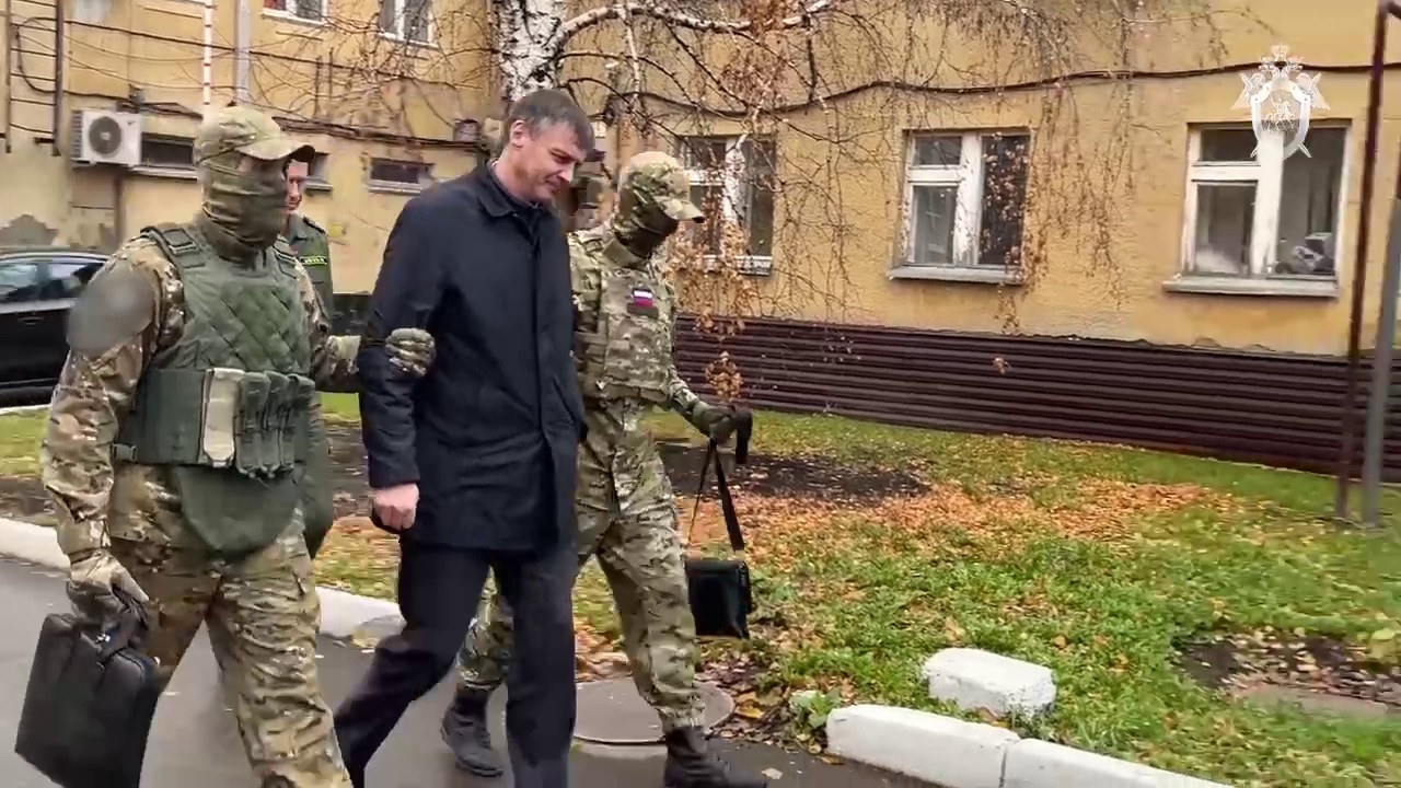 Экс-главу округа в Кузбассе посадили на шесть лет за злоупотребление полномочиями Экс-главе Яйского муниципального округа вынесли...