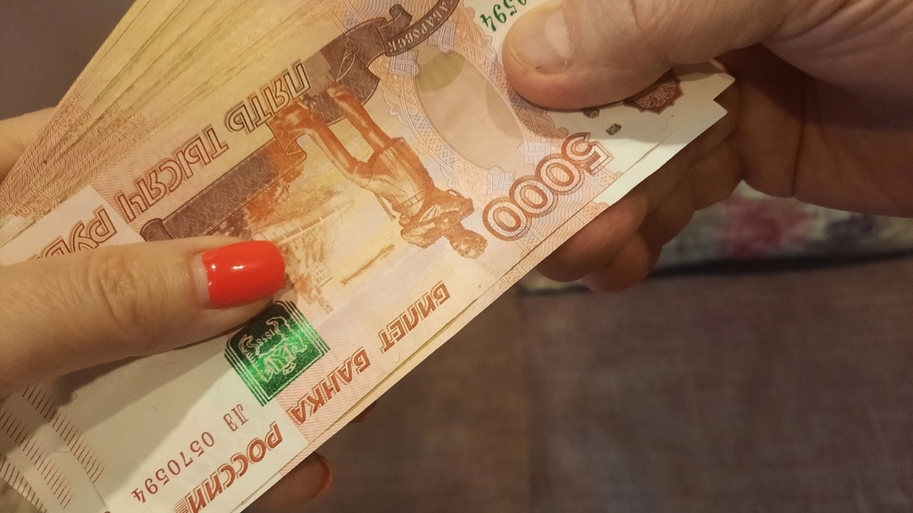 В июне на карту зачислят сразу 2 пенсии. Пенсионерам уже объявили об этом неожиданном сюрпризе В июне 2025 года пенсионеры в России смогут рас...