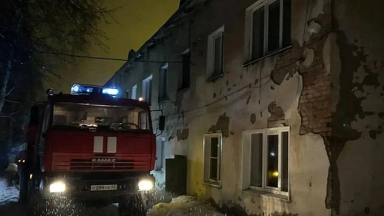 Два человека погибли в Кузбассе на пожаре В Калтане произошёл пожар в жилом доме, в резул...