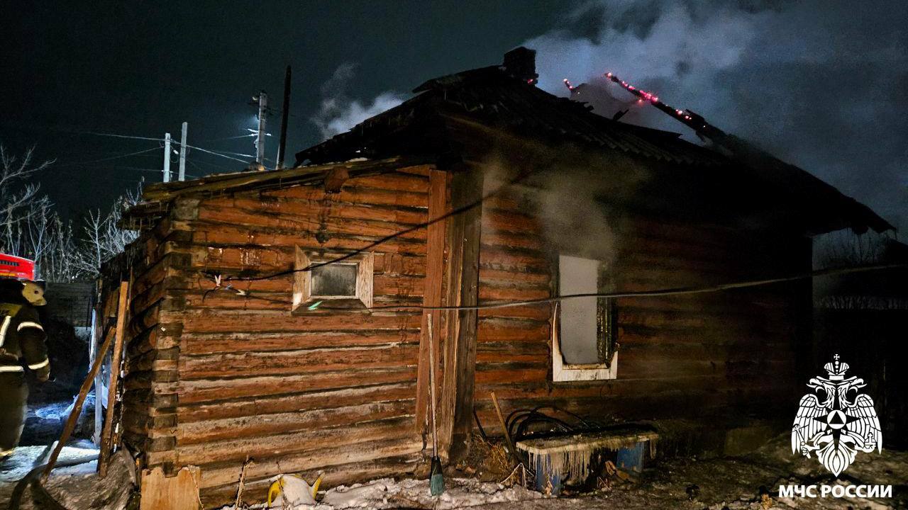 Два человека погибли при пожаре в Белово В Белово произошел пожар в жилом доме на улице ...