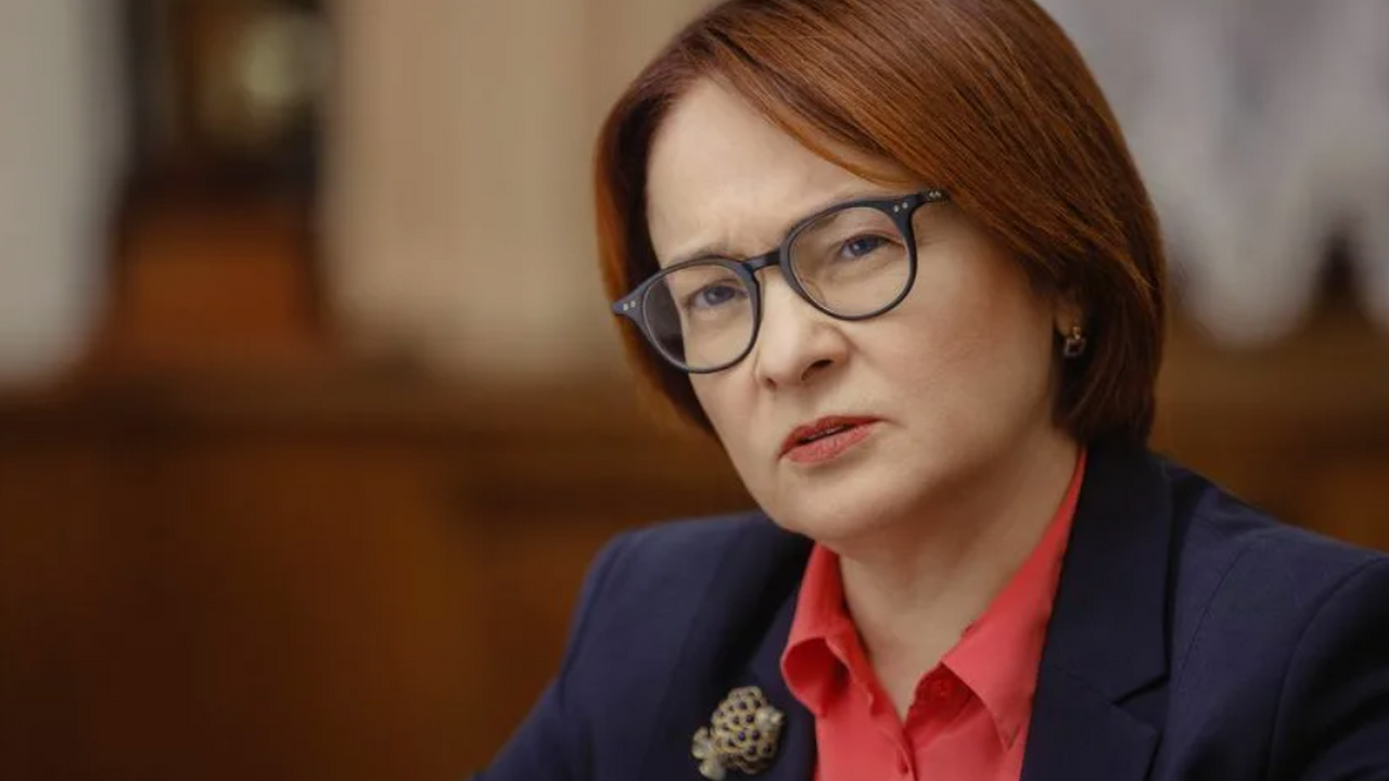 Наступят сложные времена: Набиуллина обратилась к тем россиянам, у кого есть рублевые сбережения На пресс-конференции Эльвира Набиуллина, руково...