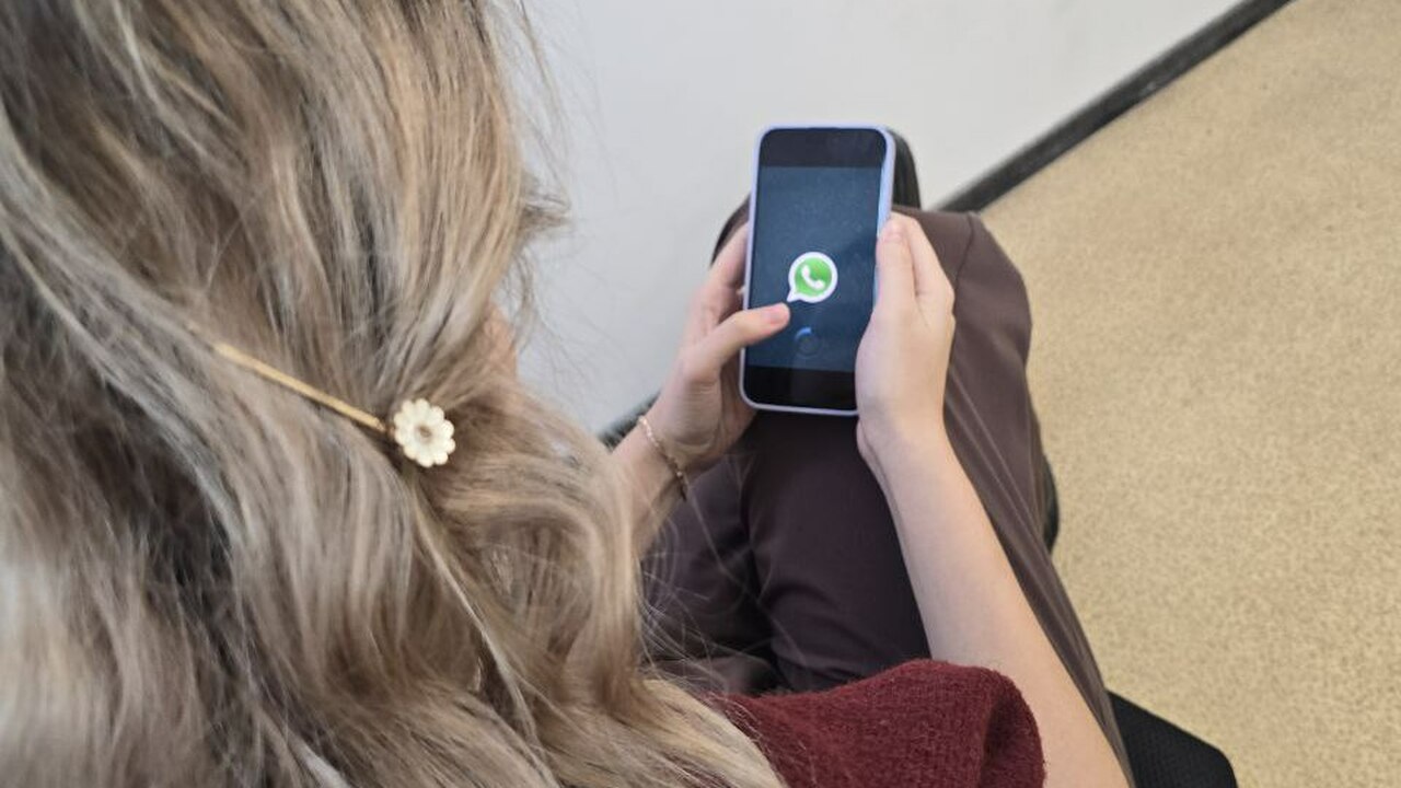 С начала 2025 года WhatsApp* прекратит поддержк...