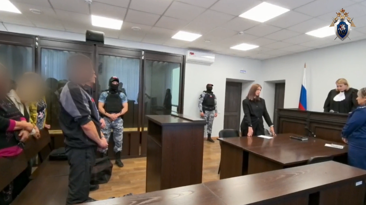 В Кузбассе бывший чиновник и застройщик получили большие сроки за хищения бюджетных средств В Мариинске перед судом предстали бывший чиновн...