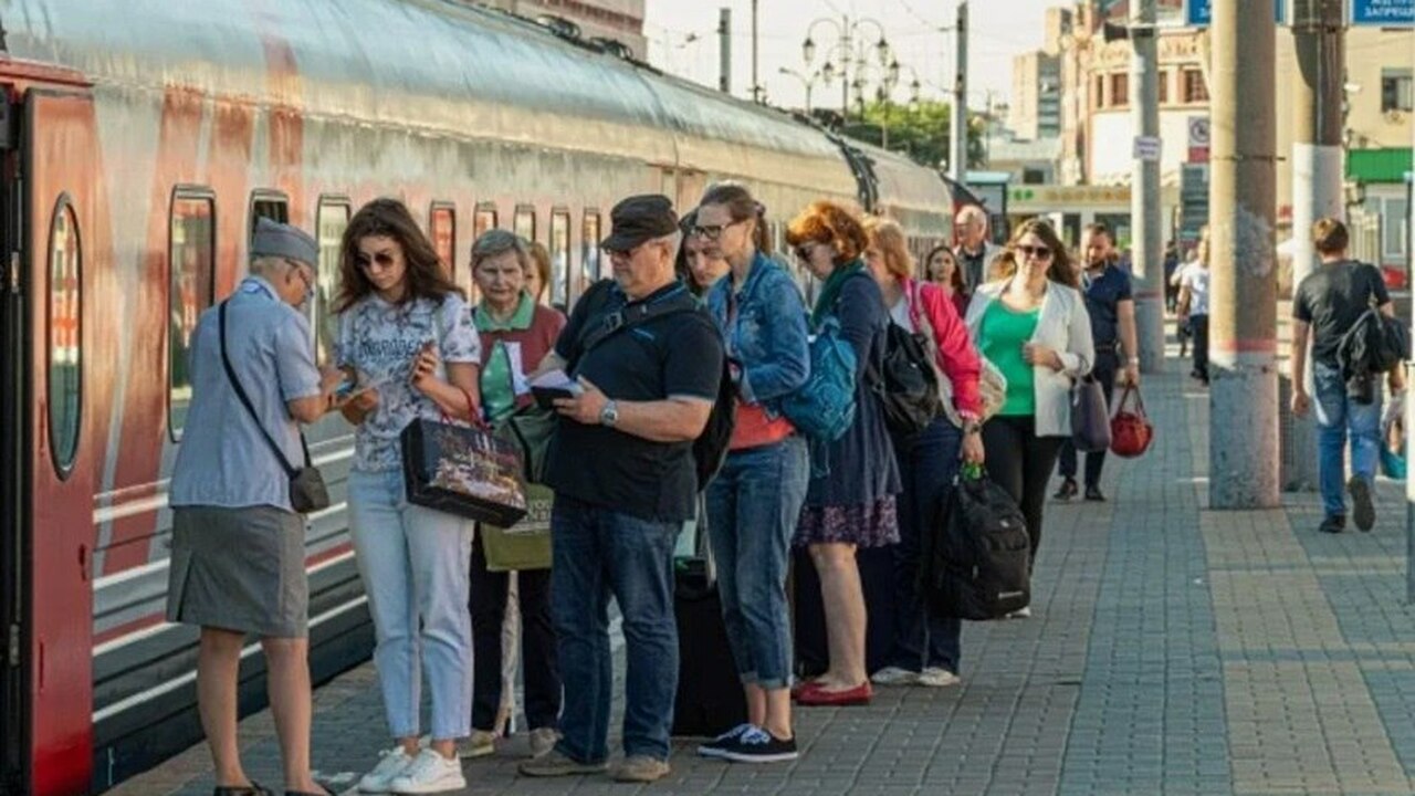 Выбросят из вагона вместе с пакетами: в РЖД ужесточили правила, теперь не поможет даже оплаченный билет Онлайн-покупка железнодорожных билетов: как изб...