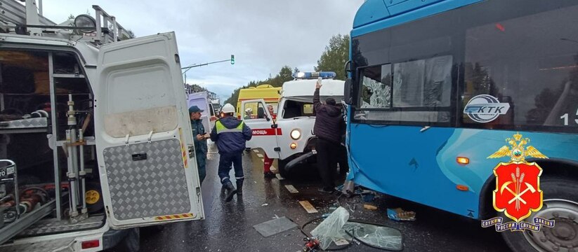 В Кемерове произошло ДТП с участием автобуса и ...