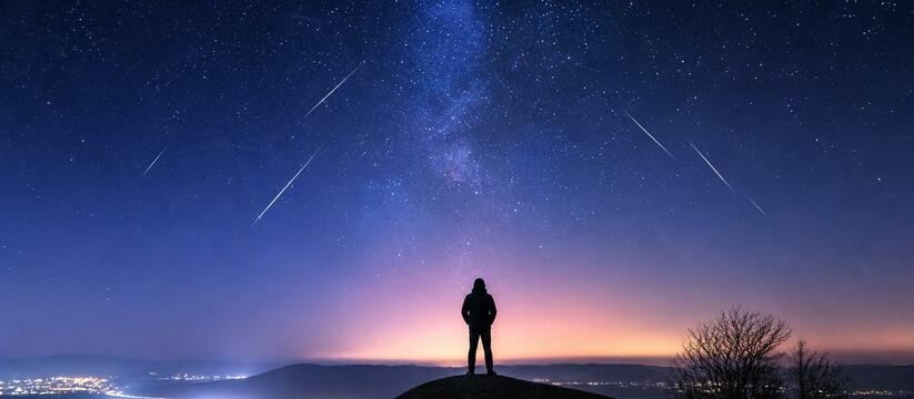 Пик метеорного потока Персеиды в ночь на 13 авг...