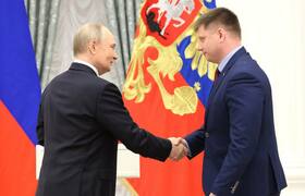 Кузбасский космонавт Александр Гребенкин получи...