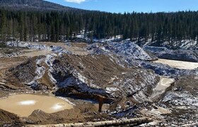 В Кузбассе суд приостановил работу двух золотод...