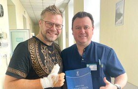 Знаменитого дрессировщика прооперировали в Кеме...