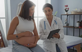 В Кузбассе более 100 студенток получили пособие...